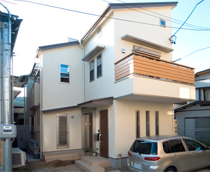 自然素材と無垢材にこだわった住宅